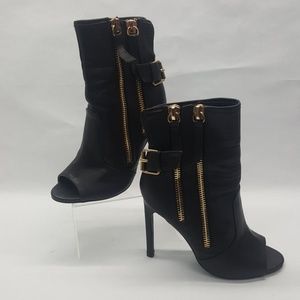 2B Bebe Black Ankle Boots. Dual Zipper, Size 6